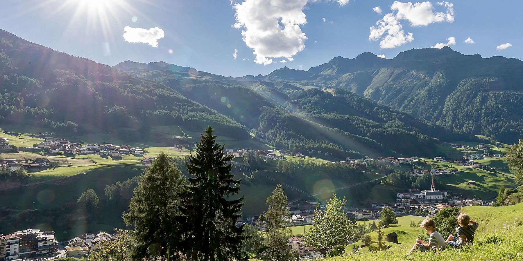 Ortsansicht Sölden im Sommer